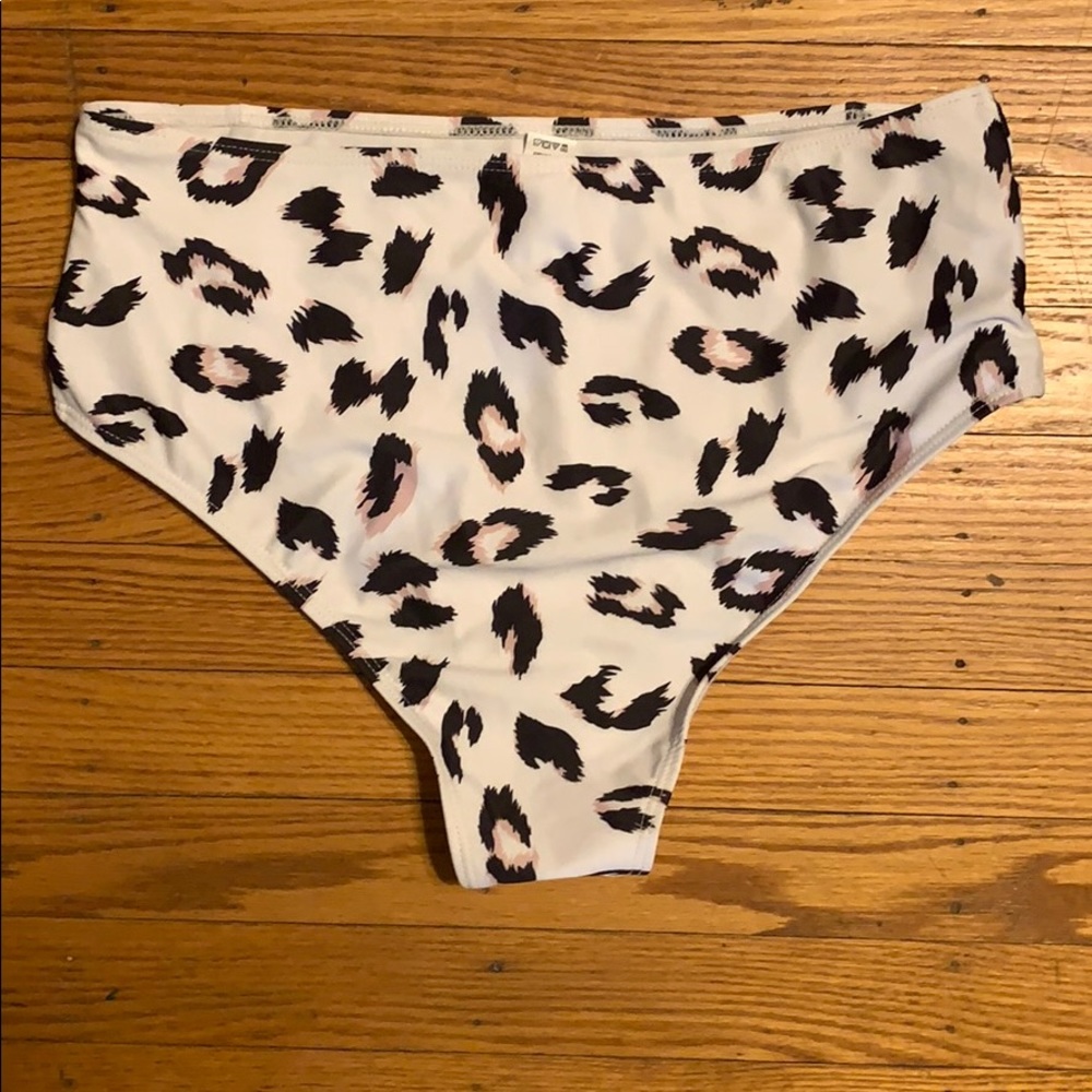 High waisted super cute 2pc - Picture 6 of 7